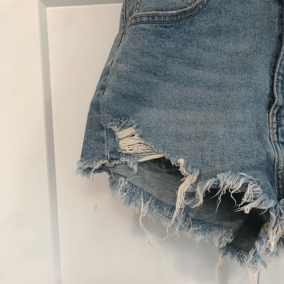 Zara Denim Cut Off Shorts - Picture 3 of 4